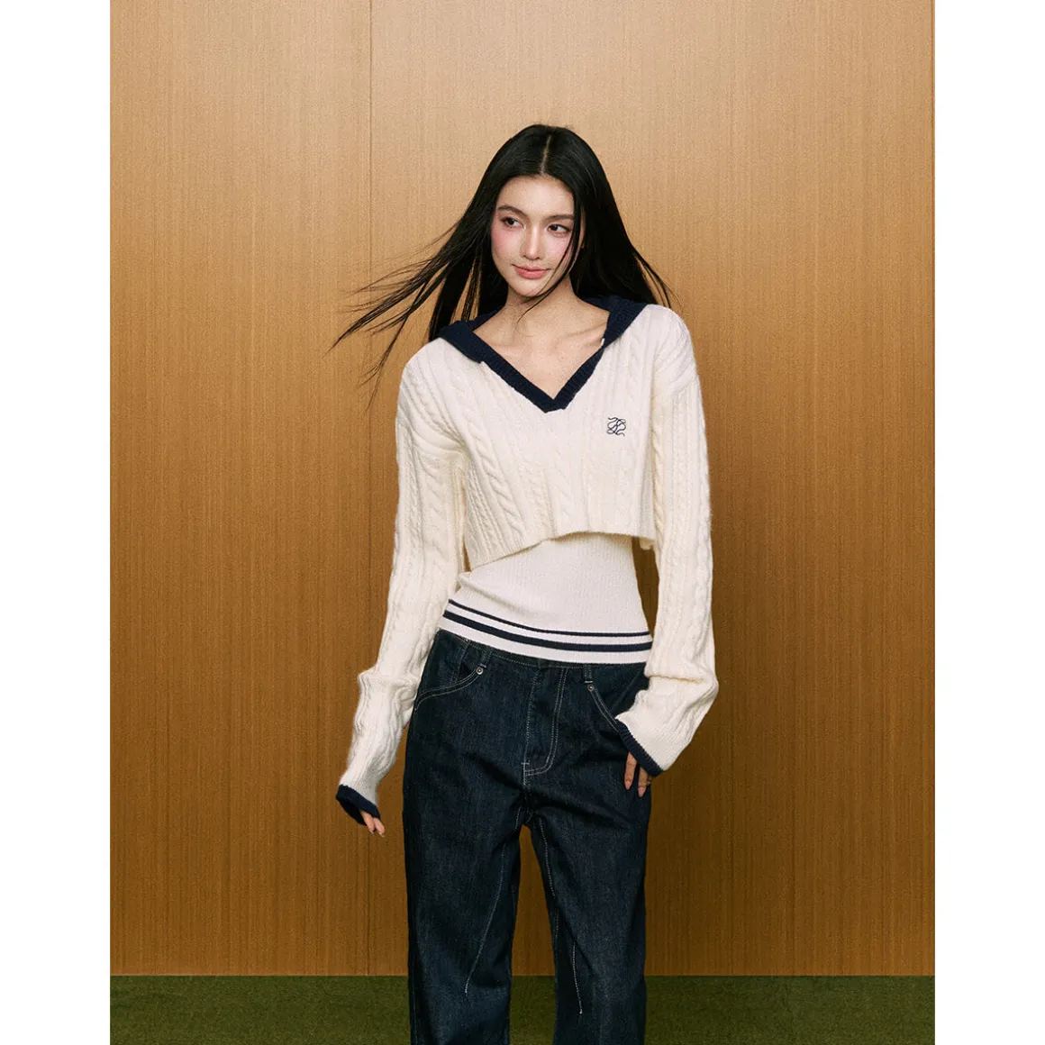 AGAM Contrast Color Hooded Short Knit Sweater Vest Set