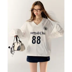 AsGony Letter Printed V-Neck Blokette Jersey Top White