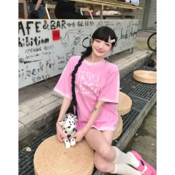 13De Marzo Outline Sketch Logo T-Shirt Pink