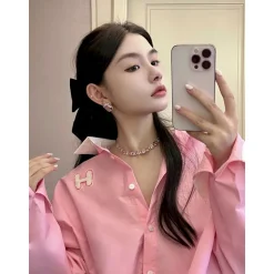 Herlian Embroidery Logo Back Split Shirt Pink