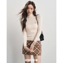 Kroche Color Blocked Cuff Woolen Knit Turtleneck Top Beige