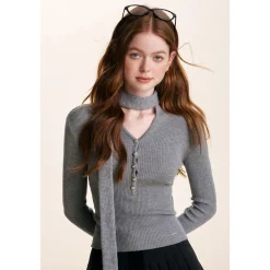 Kroche Rose Button V-Neck Knitted Top Gray