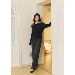 Three Quarters Logo Diamond Chain Off Shoulder Wool Top Black