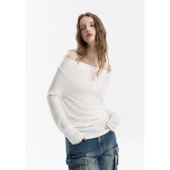 Three Quarters Logo Diamond Chain Off Shoulder Wool Top White