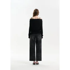 Three Quarters Logo Diamond Chain Off Shoulder Wool Top Black