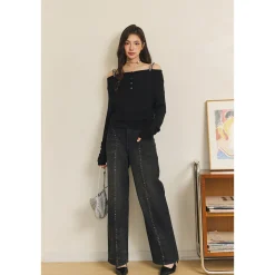 Three Quarters Logo Diamond Chain Off Shoulder Wool Top Black