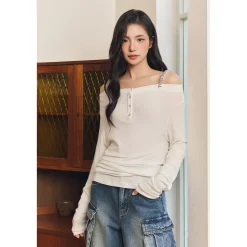 Three Quarters Logo Diamond Chain Off Shoulder Wool Top White