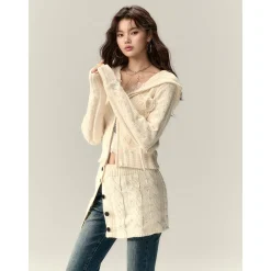 Via Pitti Big Hat Twist Shorts Knit Cardigan Beige