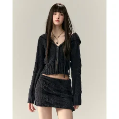 Via Pitti Big Hat Twist Shorts Knit Cardigan Navy Blue