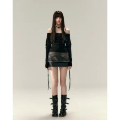 Via Pitti Wrinkled Off-Shoulder Two-Way Slim Top Black