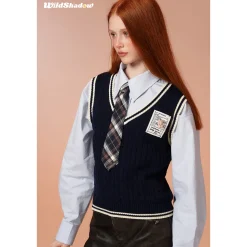Wildshadow Color Blocked Twisted Knit Vest Navy