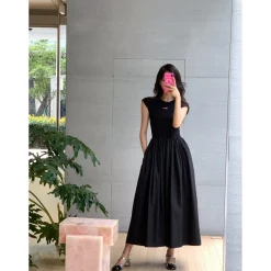 Concise-White Stitching Printed Logo Dress Black