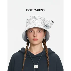 13De Marzo Bear Illustrate Inside-out Bucket Hat