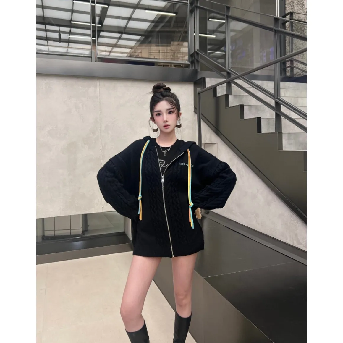 13De Marzo Colored Ribbon Subtitled Weave Knit Sweater Black