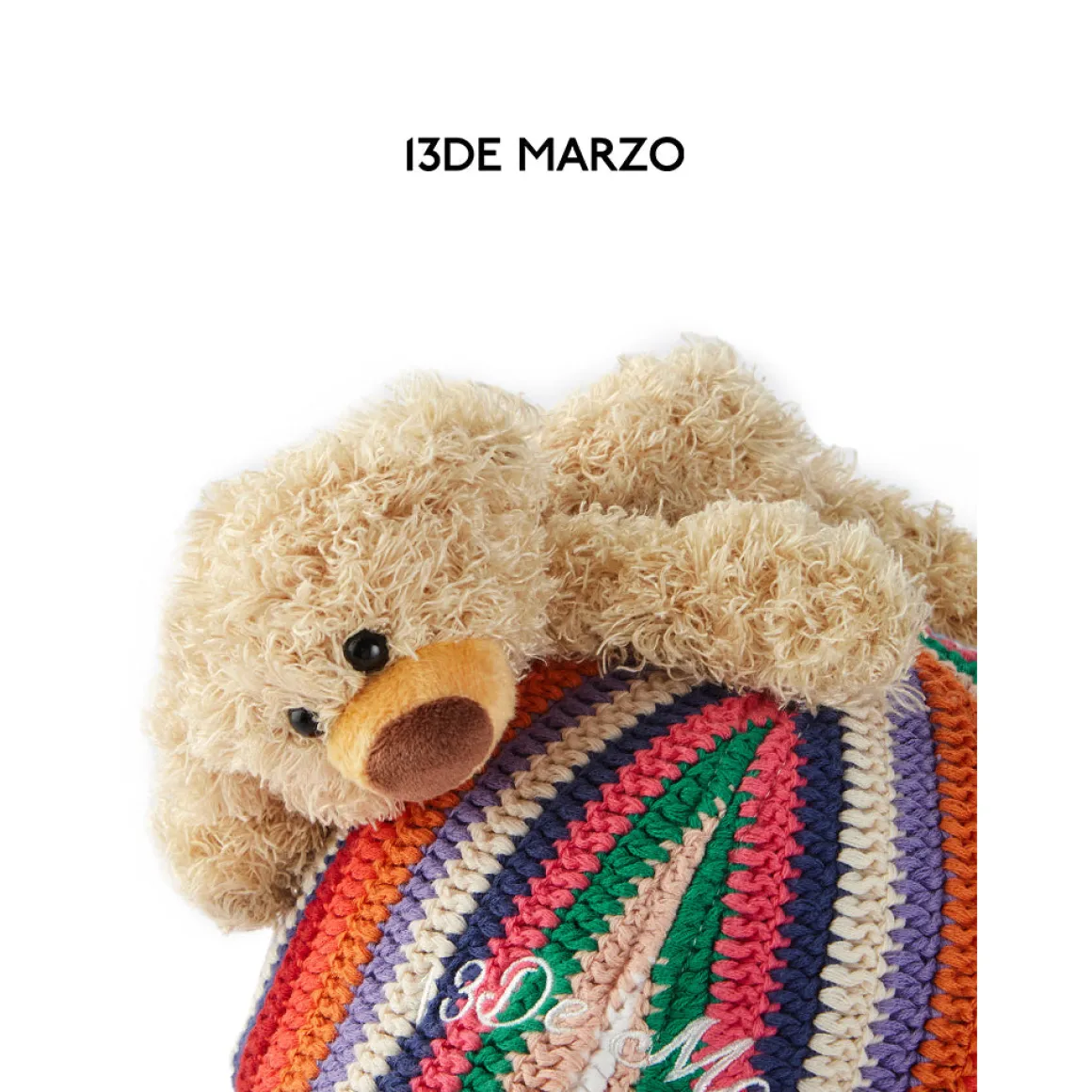 13De Marzo Colored Yarn Bear Cap