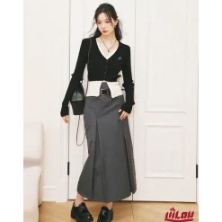 Liilou Fake-2-Piece Color Blocked V-Neck Slim Knit Top Black