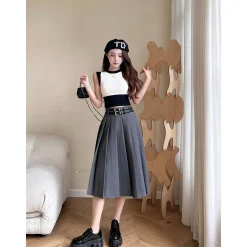 Three Quarters Classic Pleated Long Skirt Grey