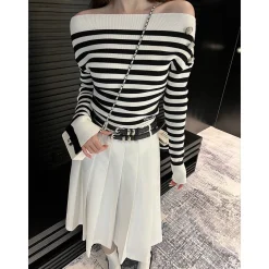 Three Quarters Classic Pleated Long Skirt White