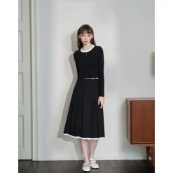 Three Quarters Color Blocked Waist Logo Long Pleated Skirt Black